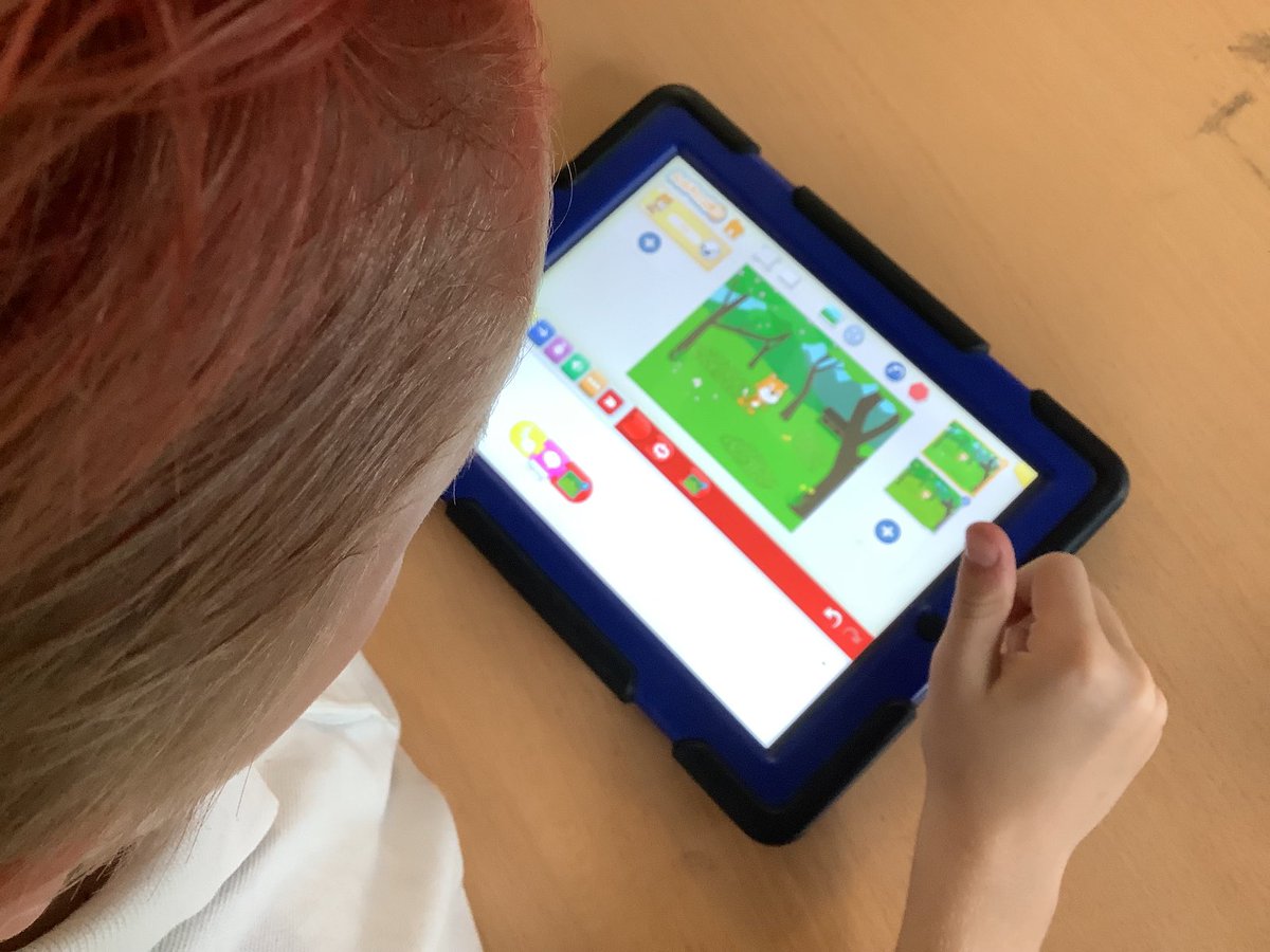 IPMATTowngate's tweet photo. Today #Class2tpa have been following a design to create a seasons animation #Computingtpa https://t.co/mChIFBe3xd
