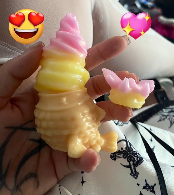 I got the cutest squishys.. I love them!! I&rsquo;ll just have to find a good place to display them now! @Colorful_Cook<a href="/tag/tattoo"class="tags"><span>#tattoo</span></a><a href="/tag/pinkhairdontcare"class="tags"><span>#pinkhairdontcare</span></a><a href="/tag/wigs"class="tags"><span>#wigs</span></a><a href="/tag/findom"class="tags"><span>#findom</span></a><a href="/tag/tattooedmodel"class="tags"><span>#tattooedmodel</span></a>