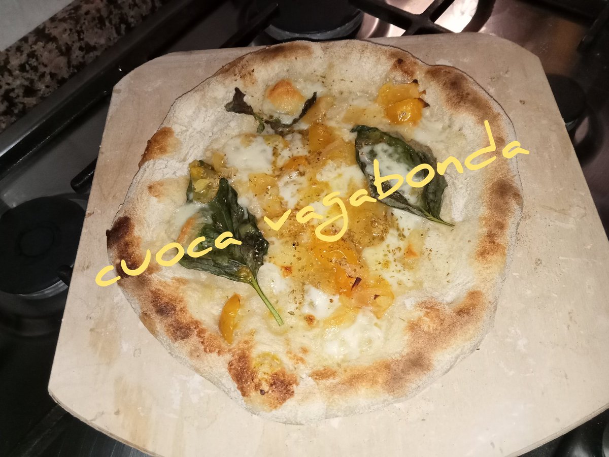 CuocaVagabonda's tweet photo. Pizza Datterini Rossi e Gialli e Provola di Agerola
#venerdi #cena #pizza
#datterini
la ricetta è sul mio blog 👇https://t.co/XjllRdb9iD
digitando il nome della ricetta nella casella di ricerca 🔎
se provi una mia ricetta, taggami #cuocavagabonda https://t.co/hciweoZDOX