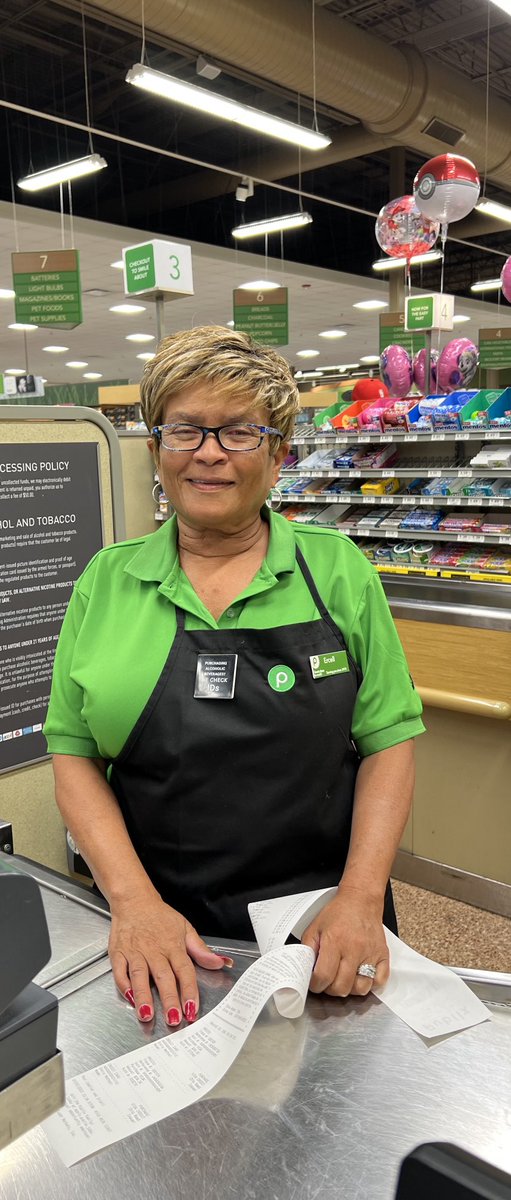 Cashier noticed me spending my money and talking about our work GIVING BOX so today she paid half of the bill❤️