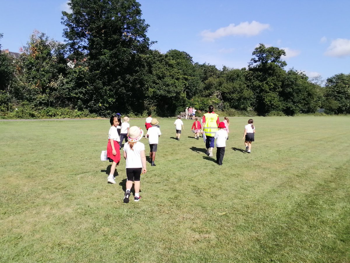 class4stmarys's tweet photo. Such a wonderful morning spent outside for our Geography fieldwork sessions and excellent follow up work in school. Thank you everyone for engaging brilliantly. #nationalfieldworkfortnight @stmarysderby @The_GA https://t.co/DHnXfwslrE