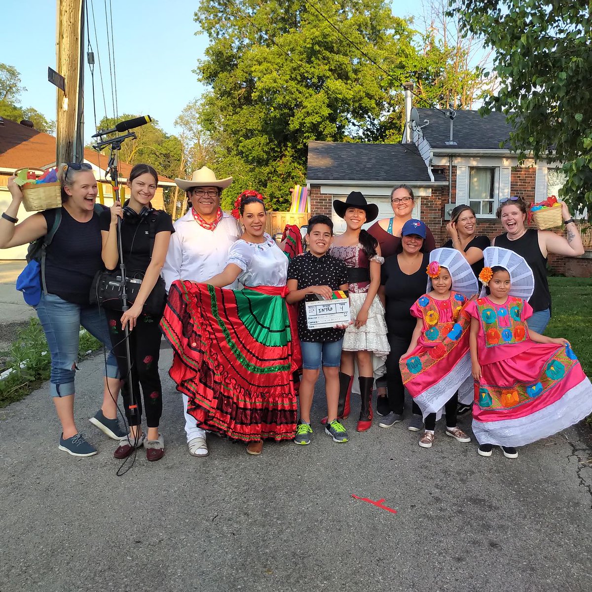 It’s our birthday week! Lopii Productions is turning 5 years old! In celebration, we will be sharing some throwbacks! Here we are filming our 4th episode of #MyHomeMyLife for @tvokids in July 2019 with Jorgito and his dancing family! 
#firstproduction #firstcrew #allfemalecrew