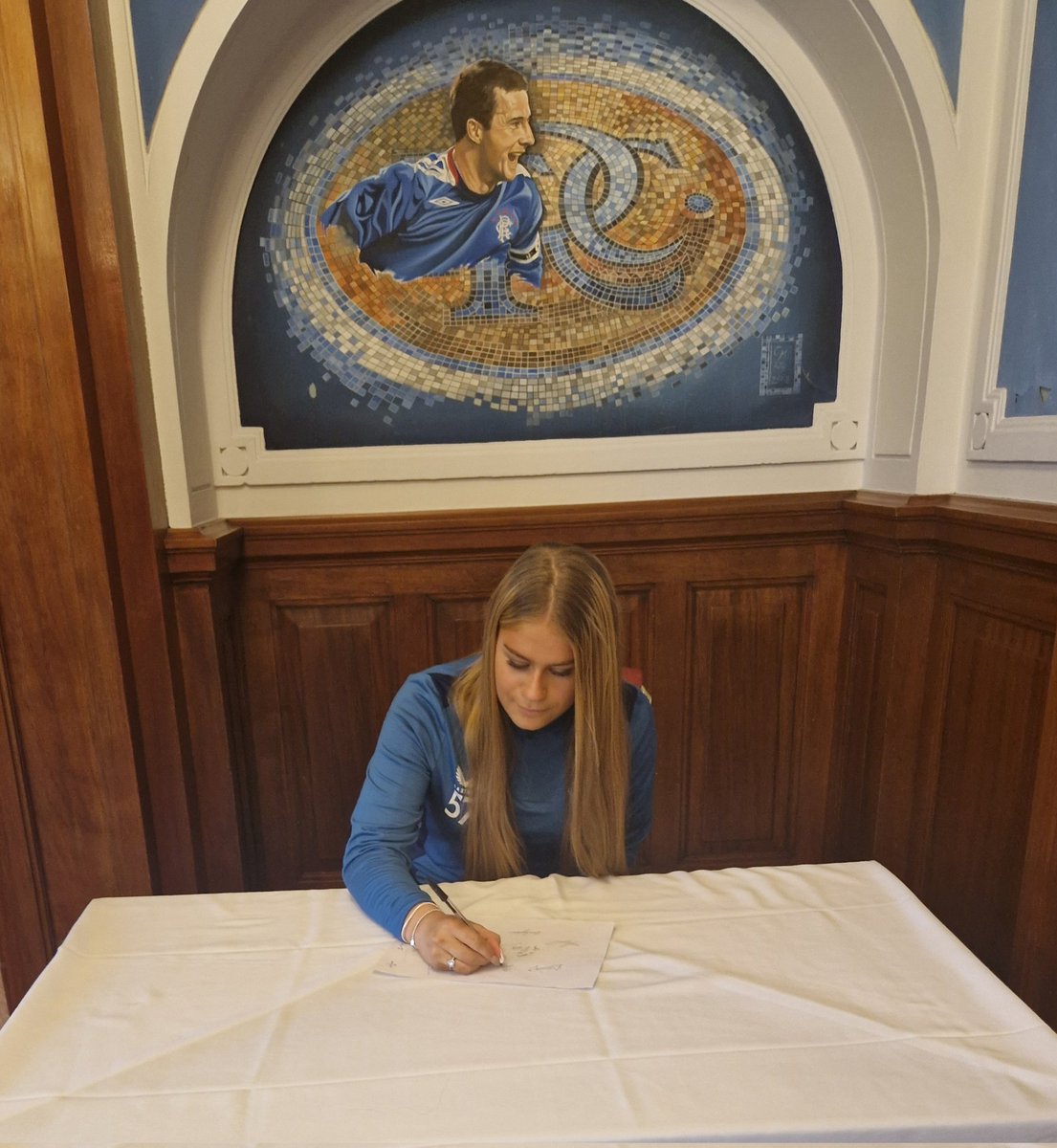 PabloReid73's tweet photo. Super proud of Alex, a tough decision to make over the summer but delighted to confirm she has signed for Rangers. Excited to see her push on and the development continue, go smash it kid! 💙

#proud
#everimproving
#thewall https://t.co/v6HsuD3HFY