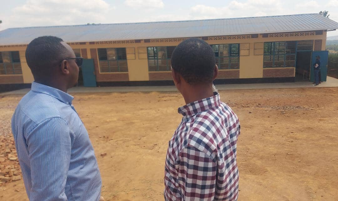 RilimaBugesera's tweet photo. None muri @RilimaBugesera
Twasuwe n'itsinda rya @statisticsRW baherekejwe na @MukunziEmile, aturutse mu karere ka @BugeseraDistr baje mu isuzuma ry'imihigo ya 2022-2023. Bakiriwe na #MURWANASHYAKAOscar #ESRilima, Bakaba basuye ibikorwa bitandukanye kuri terrain.
@MutabaziRich https://t.co/dk3wvjO5hT