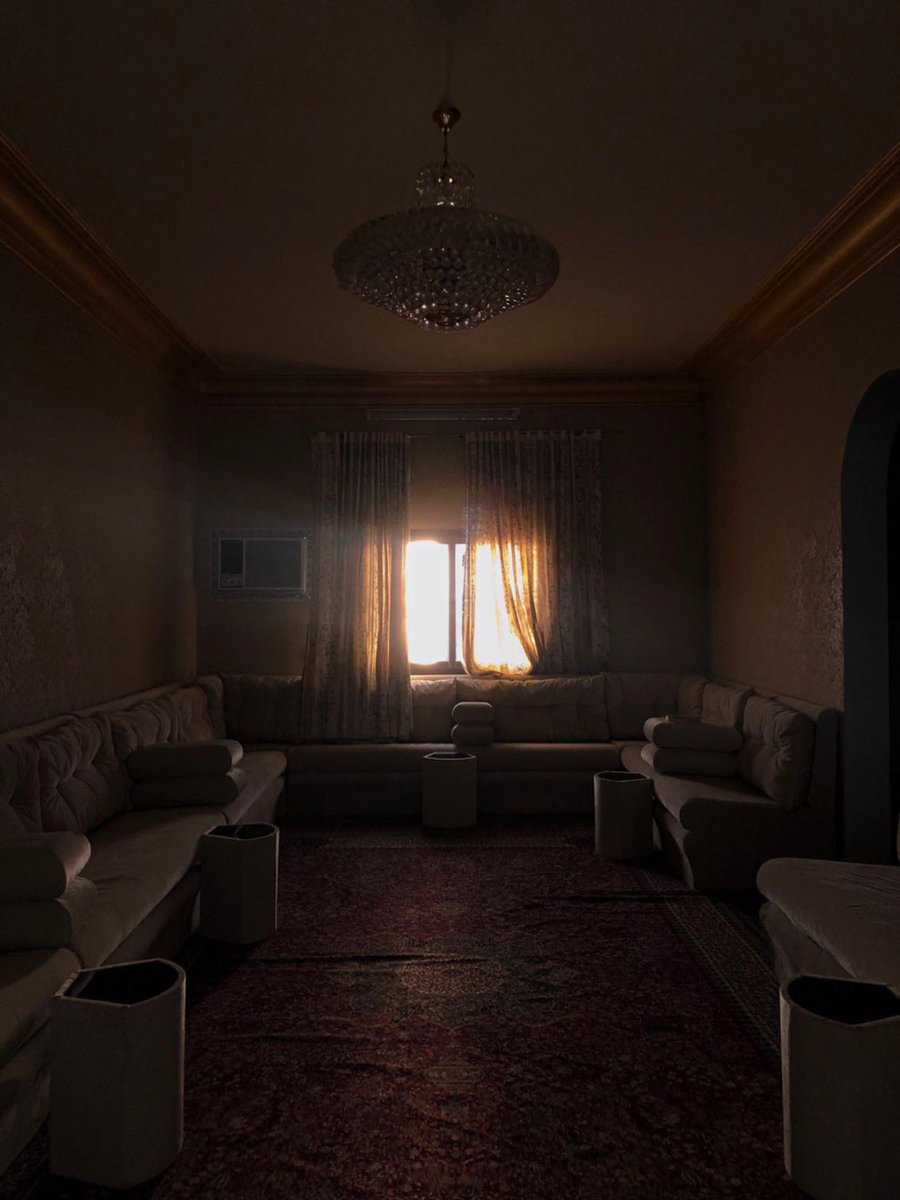 ألتمس الدفء من صورتي هذه، وأنت؟ 
ماهي صورتك التي تلتمس الدفء منها