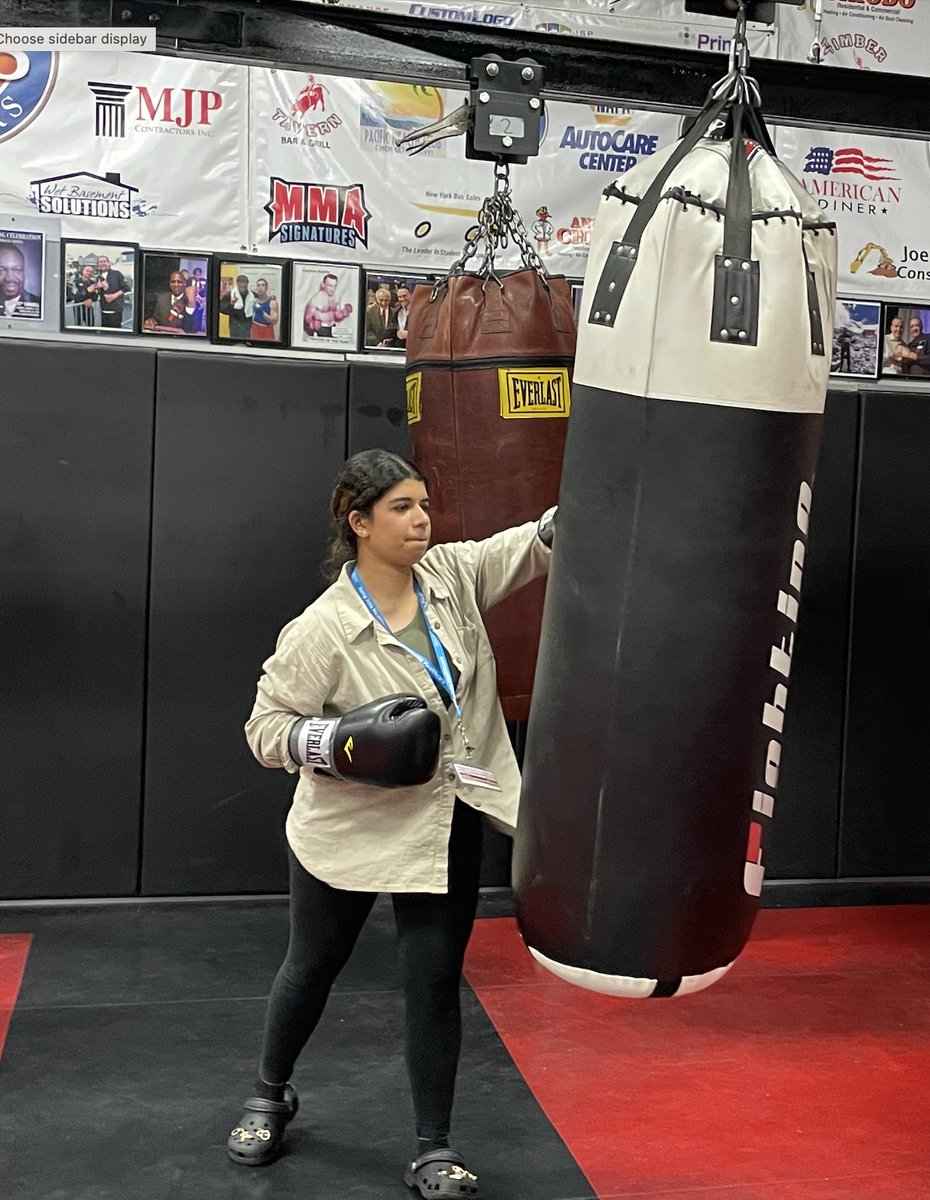 of_suny's tweet photo. Jump Into Healthcare visits Rocky Steady Boxing, where students experience first hand important ways physical therapists make a difference! More about Rock Steady: https://t.co/LTBCsGUVkg
#JumpIntoHealthcare #SUNYupstateCHP #summerinternship #healthprofessionals #STEMeducation https://t.co/0RKqD6WLAl