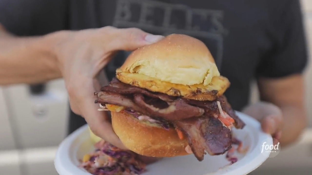 WATCH A SNEAK PEEK FLAVORTOWN FOOD FIGHT COMES TO FOOD NETWORK visual data 4