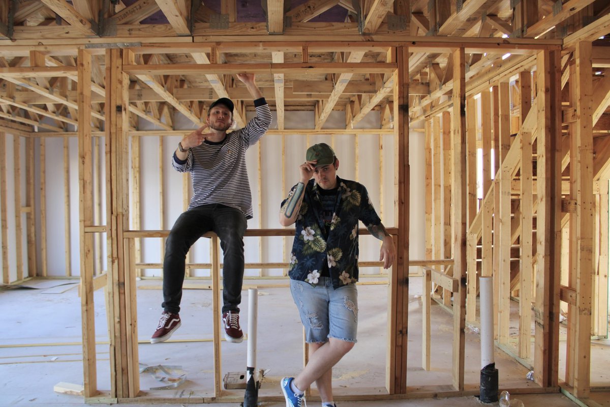 RealBrokenColor's tweet image. Space Kid out in 2 weeks!! We started writing this song almost 4 years ago, went through so many changes and revisions. So happy we’re able to finally get it out to y’all 🌌👶