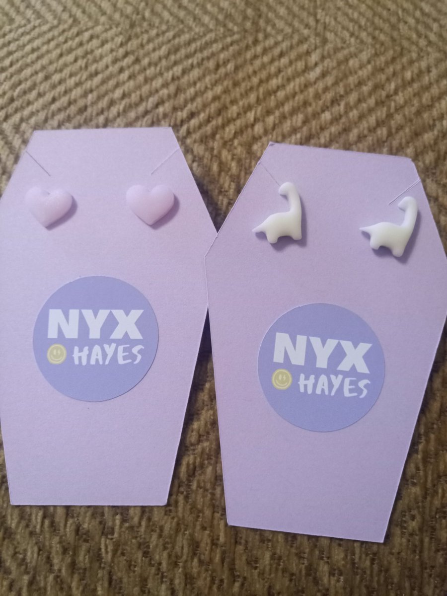 BookwormBeccy's tweet image. My @nyxhayesdesigns earrings are soo cute ❤️
