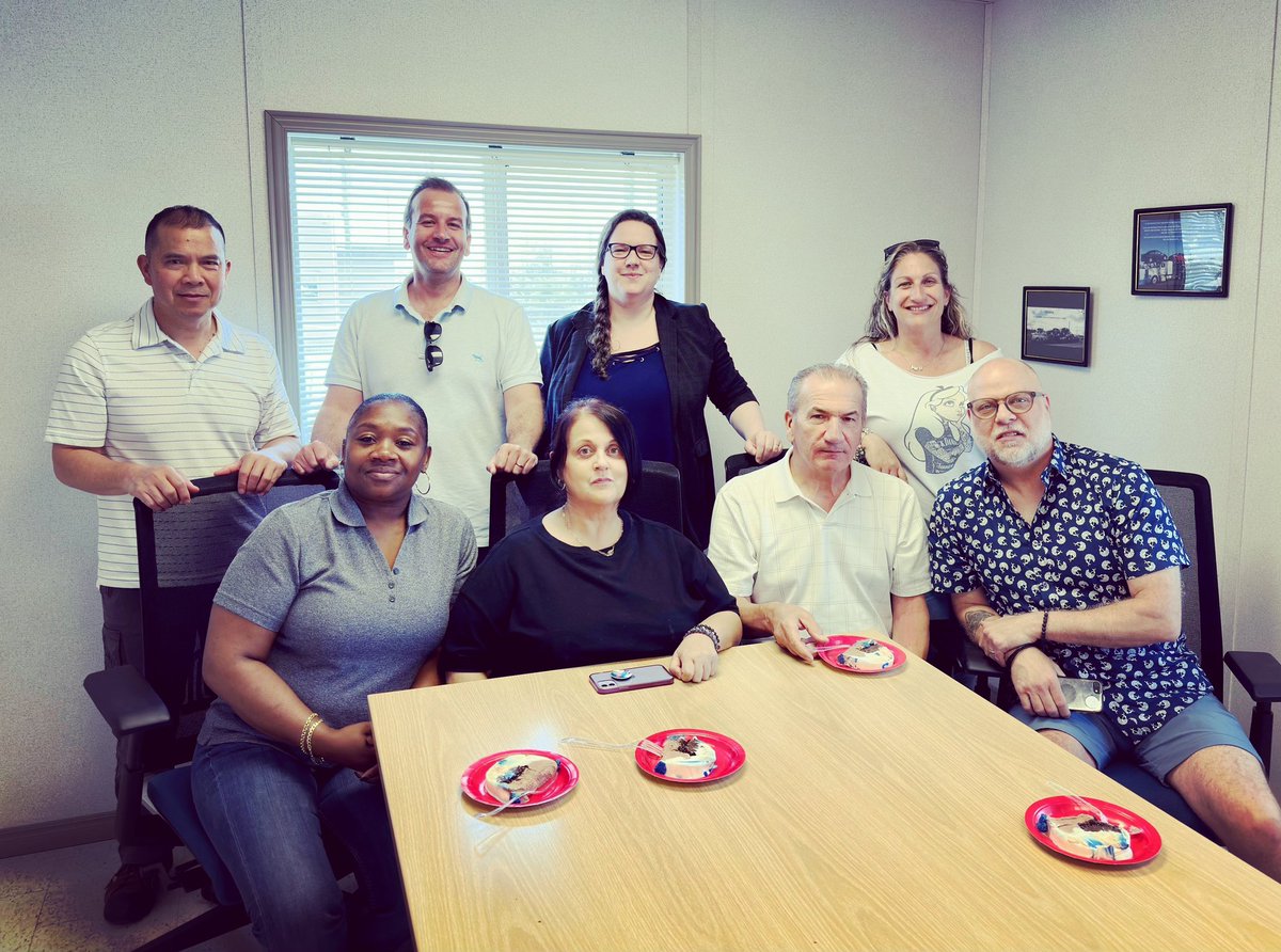 Livingston_VTS's tweet photo. Friday’s are for fun and fellowship.  The family that eats together, stays together. #vts #workfamily #cake #family https://t.co/6OBddaQb9p