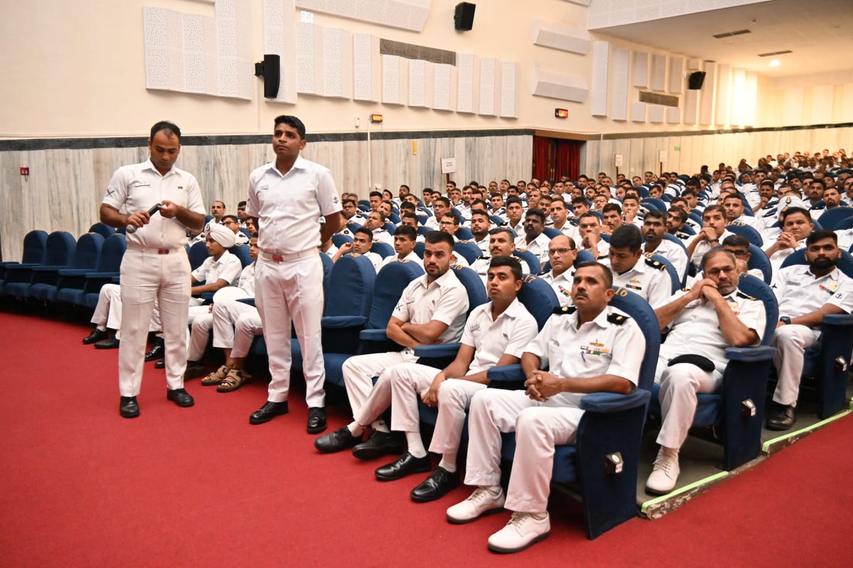 IndianNavy_CABS's tweet photo. #Bureau HR outreach activities. 06-07 Jul 23. Conduct of workshop for officers & sailors at Mumbai on digital initiatives for HR management & amalgamation of Agniveers in the navy.
@IN_WNC
#Agniveer @DigitalIndia
#goingpaperless
#NavyDigitisation
@IndianNavyMedia @DefPROMumbai https://t.co/xL0L7lOaG1