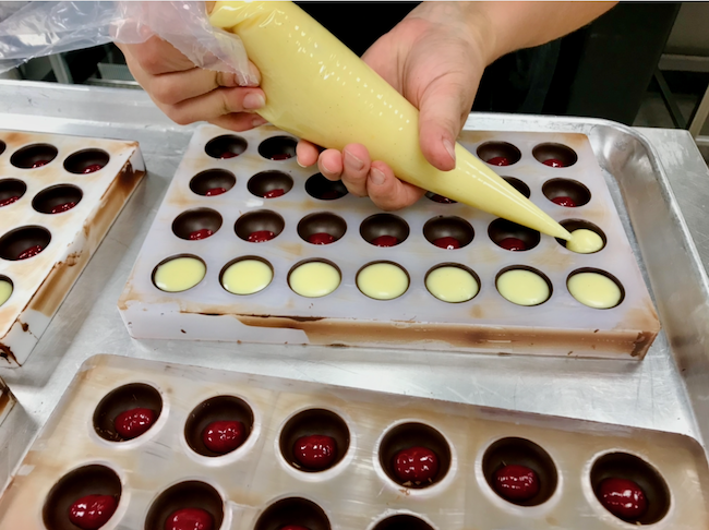 This #NationalChocolateDay, sink your teeth into an episode about chocolate (&amp; peanuts!)🍫

We spoke with <a href="/hudsonalpha/">HudsonAlpha</a> researchers &amp; the co-owners of Pizelle's Confections from <a href="/lowemillarts/">Lowe Mill ARTS & Entertainment</a> 

So, can science save your favorite candy bar?

Listen now: ow.ly/4hF950P6ncm