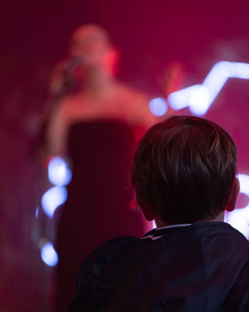 On en aura fait de jolies découvertes grâce à nos Open Mic✨

👉🏻 Si tu es adeptes de musique et que tu habites autour de Nantes, on organise régulièrement des soirées Open Mic ! 
Reste connecté pour ne pas rater notre prochaine session, côté artiste ou public😎

📸 : Leslie Baron