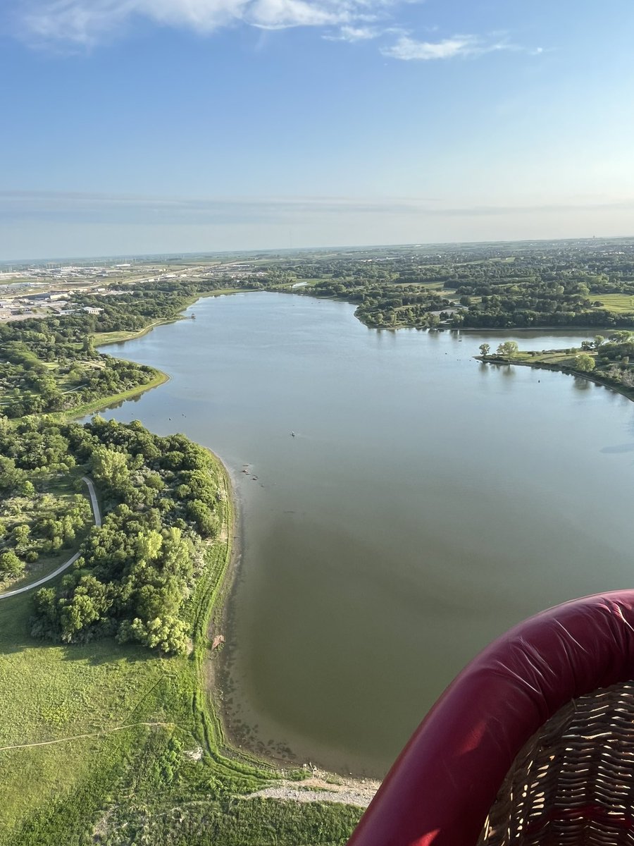 Astro_Clay's tweet photo. Nice “ride” last night… thanks #Belvedere and your fine team! #AdamJaworski #BalloonPilot @jaworskijp #Brandon #Blue https://t.co/u6tv684hoA
