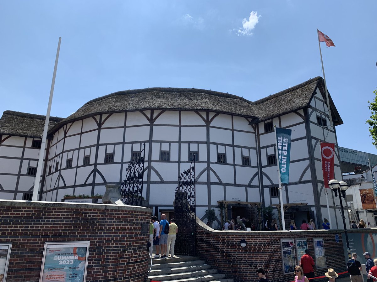 Spending a couple of days in London between #CL2023 and #IPrA2023. Following yesterday’s <a href="/ShakespeareLang/">Encyclopedia of Shakespeare’s Language Project</a> encyclopedia launch, we couldn’t resist a trip to <a href="/The_Globe/">Shakespeare’s Globe</a>! ⭕️📚