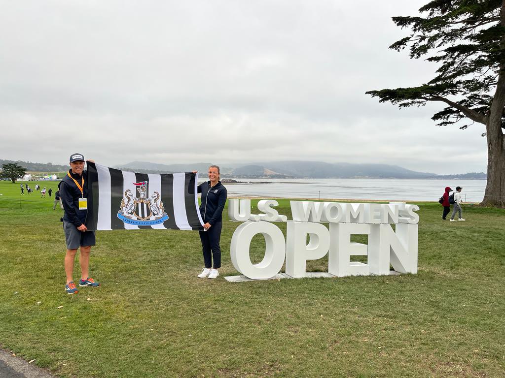 jessbaker2100's tweet photo. flying the toon flag whilst playing at the US women’s open at Pebble Beach, California! 🖤🤍 @NUFC https://t.co/6WhqYhRBIH