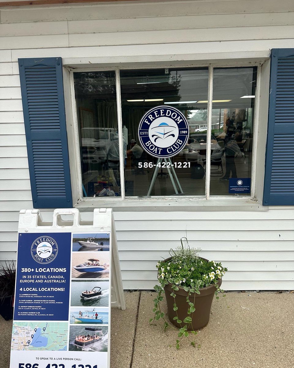 FBCLakeStClair's tweet image. Do you want to boat unlimited times, at 380+ locations around the world on brand new boats? Do you want to become confident on the water by training hands-on with a United States Coast Guard certified captain? Call/text 586-422-1221 today!🚤🌊 
#FreedomFriday #boatclass #michigan