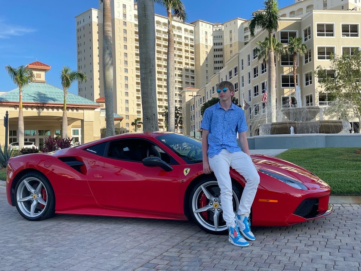 RealDhuntley's tweet photo. How I became a millionaire at 15

//A Thread// https://t.co/ze4SDruqF3