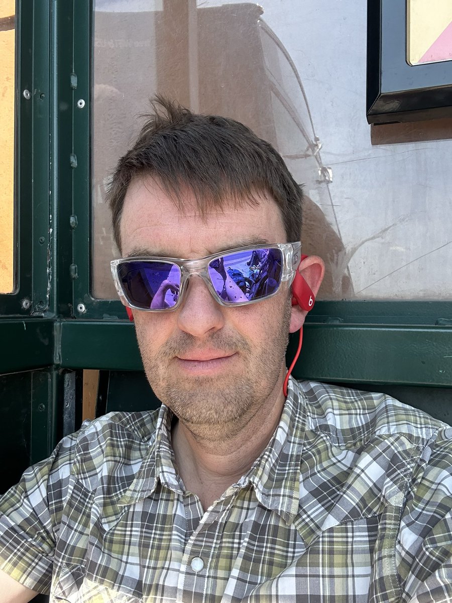 MEMBRA_Trees's tweet photo. Waiting for the bus to #TimberFest on a roasting afternoon.
Ring of Truth premieres tomorrow at 11am at the Large Central Oak 🌳 https://t.co/CnyQNo23dc