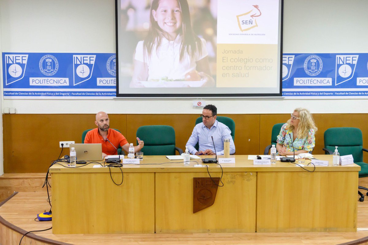 maestrocarlosef's tweet photo. El pasado 5 de julio tuve la suerte de participar en la jornada "El colegio como centro formador en salud" organizada por @sennutricion en la que desde diferentes perspectivas (médica, científica, educativa…), pusimos sobre la mesa soluciones al  problema de la #obesidadinfantil https://t.co/AmLqbpXmhQ