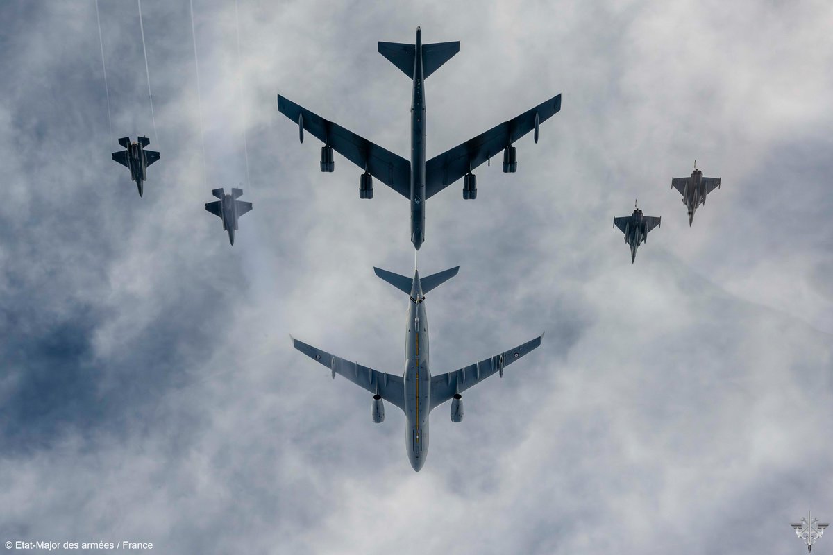 Armee_de_lair's tweet photo. @Armees_Gouv @EtatMajorFR @INDOPACOM @PACAF @USARPAC #NorthernEdge23 From Andersen AFB in Guam, first combined flight between 3 Rafale, 1 A330 MRTT 🇫🇷 alongside 3 F-35 and 1 B-52 🇺🇸.

Great opportunity for French forces deployed on the #PEGASE23 mission and USAF forces to reinforce their interoperability. #Cooperation

@usairforce https://t.co/ewqNdSbcDI