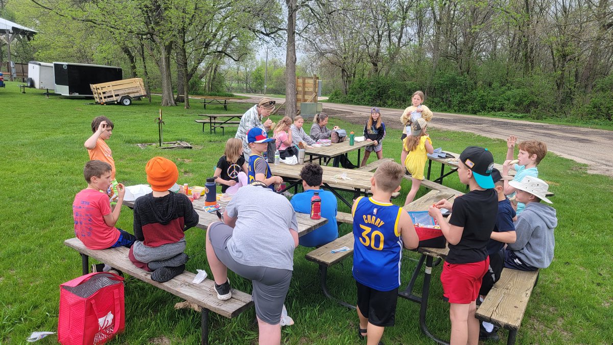 FDCSD's tweet photo. 3rd graders from Feelhaver #FDElem enjoyed a field trip to Humboldt this spring where they gave their best in axe throwing & enjoyed a picnic lunch. #FDCSD #proud2bFD https://t.co/WTtde1HOp2