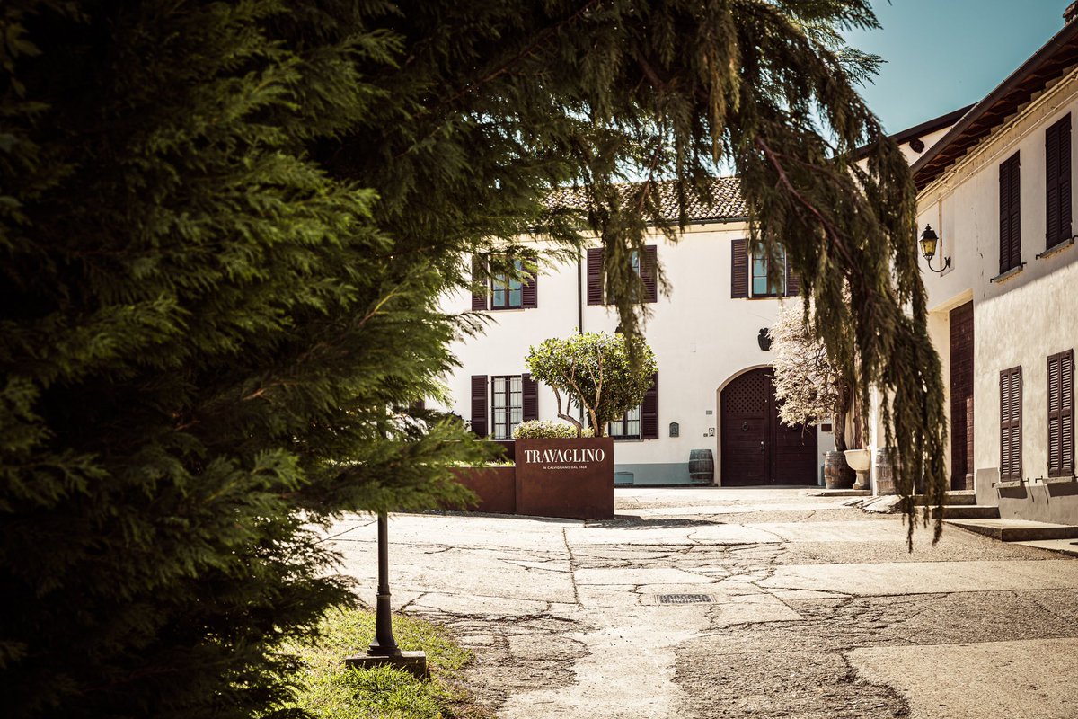 Travaglinovini's tweet photo. Entra in un’altra dimensione e fatti affascinare da un luogo dove sembra che il tempo si sia fermato. La Cantina e le nostre #wineexperience sono sempre disponibili anche il sabato e la domenica! #tenutatravaglino #familywinery #cantinastorica #enoturismo #esperienza #calvignano https://t.co/DJhYUUJiFw