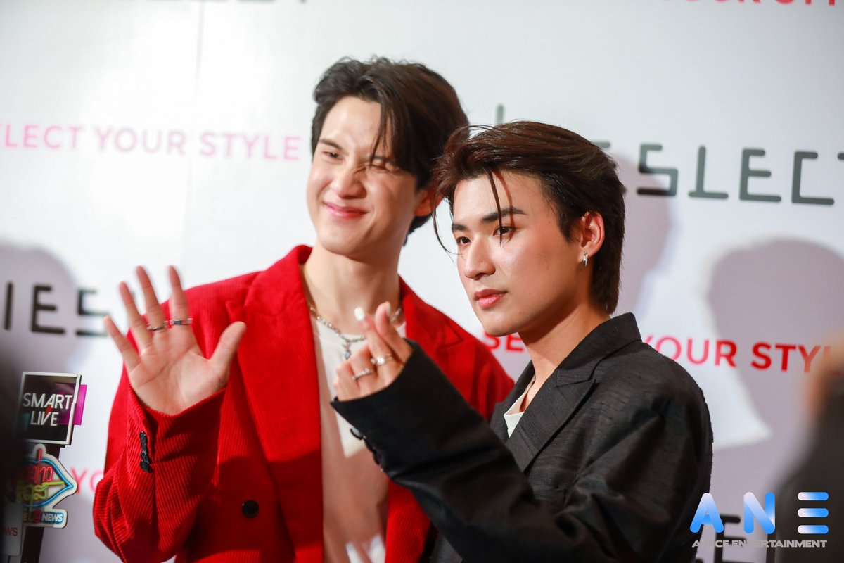 ANiceEnt's tweet image. สัมภาษณ์ " ไตเติ้ล ธนธร-พี พีรวิชญ์" ใงานเปิดตัว "นาฬิกาอัจฉริยะ KIESLECT Smart Calling Watch ดีไซน์สวย ฟังก์ชั่นครบ "

#KIESLECT #Selectyourstyle
#KieslectXPeeTitle 
#KIESLECTThailand 
#lapluietheseries 
#TitleTNT​ #PPeerawich 
#พีไตเติ้ล