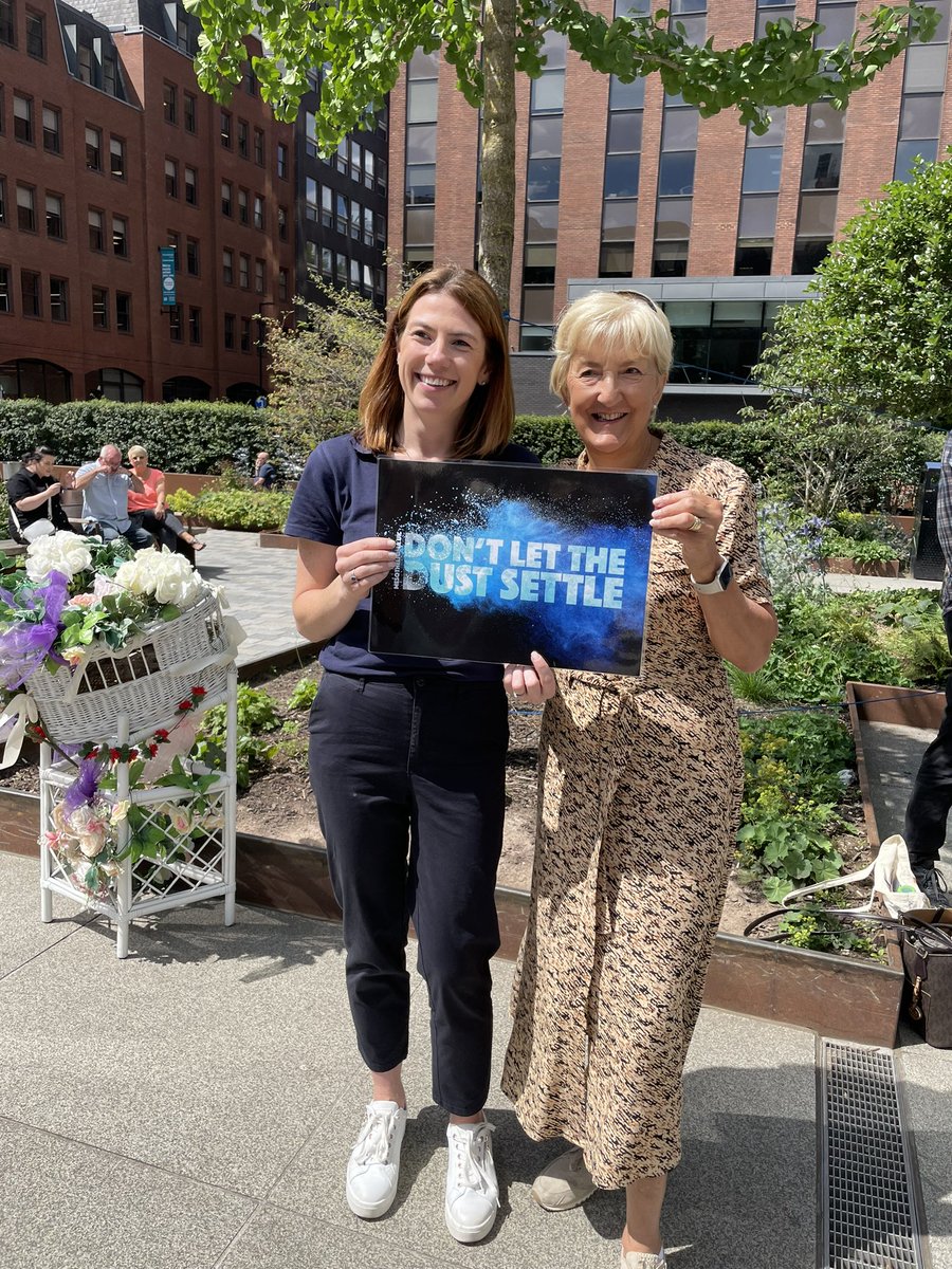 Lovely to see Lisa Clarke and Lorraine Creech at Manchester’s Action Mesothelioma Day. Please sign their petition “don’t let the dust settle”
#mesothelioma #GMAVSG #Fieldfisher