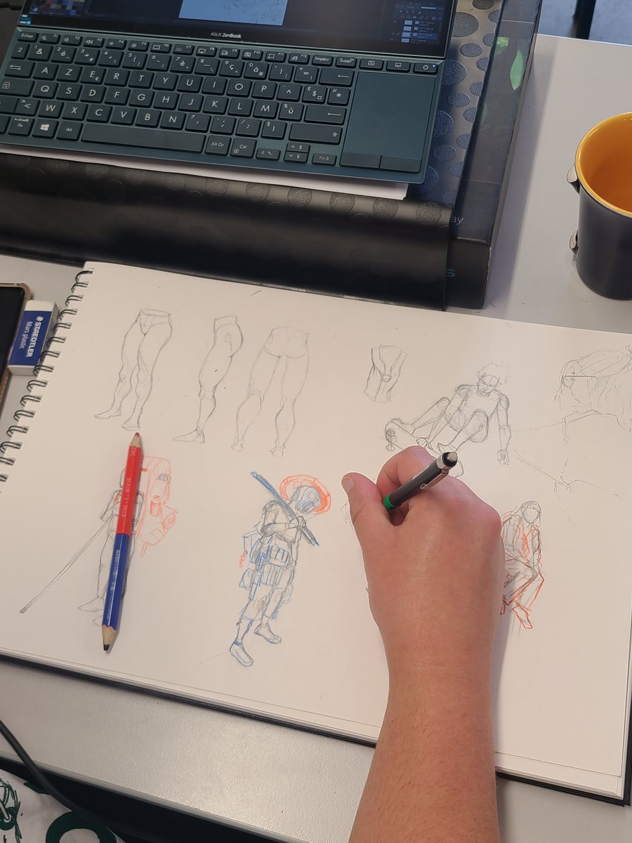 liconograf's tweet photo. Lors de leurs cours avec Mathieu DERUE, les étudiants de 2ème année ont travaillé sur le sujet du duel. Par binômes, ils se sont lancés dans la conception de #roughs poussés. Avec pas moins de 20 cases, cet exercice doit être spécialement dessiné pour le format #Webtoon. 📱 https://t.co/M1ztXFCV2R