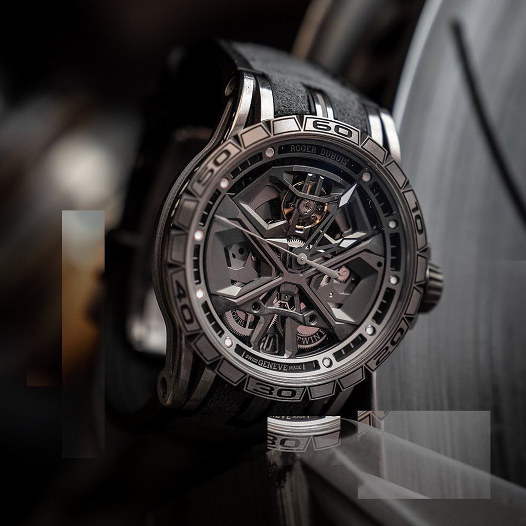 Racing design codes from top to bottom. Never run out of steam with the Excalibur Huracán.

Reference Number: RDDBEX0748

#RogerDubuis #NoRulesOurGame #Excalibur #Huracan #Lamborghini #KapoorWatchCompany #KapoorWatch