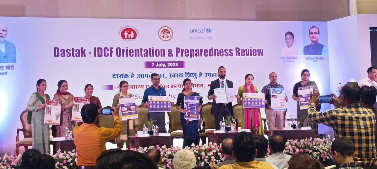 दस्तक अभियान के प्रभावी क्रियान्वयन किये जाने हेतु आज भोपाल मे स्वास्थ्य आयुक्त की अध्यक्षता मे उन्मुखीकरण कार्यशाला का  आयोजन किया गया। कार्यशाला में आईईसी सामग्री का विमोचन आयुक्त स्वास्थ्य, मिशन संचालक, संचालक आई ई सी एवं उप संचालक द्वारा किया गया ।
<a href="/healthminmp/">Public Health & Medical Education Department, MP</a> 
<a href="/NHM_MP/">National Health Mission MadhyaPradesh</a>