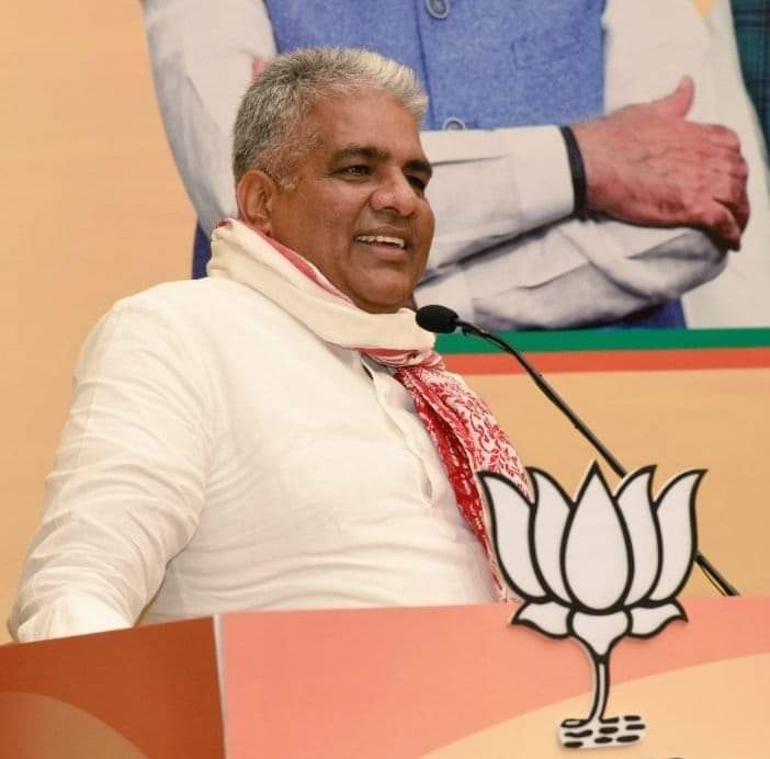abhilashBJPmp's tweet photo. केंद्रीय मंत्री श्री @byadavbjp जी को मध्यप्रदेश भाजपा चुनाव प्रभारी एवं केंद्रीय मंत्री श्री @AshwiniVaishnaw  जी को चुनाव सह- प्रभारी बनाये जाने की शुभकामनाएं एवं बधाई । https://t.co/xItGq5anGL
