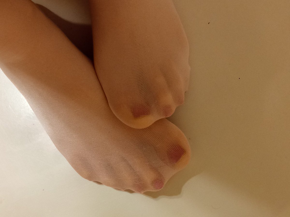 Hannahcutefeet1's tweet photo. Dm me for feet pics and vids ❤️❤️ #sexyfeet #feet_lover #feetpic #feetcontent #feetfethish #feetpicsforsales #feetseller #FeetPictures #feet_____lovers #feetfinder #feet #toes #prettytoes #toenailspainted #lovelyfeet https://t.co/CAQQKaO2P9
