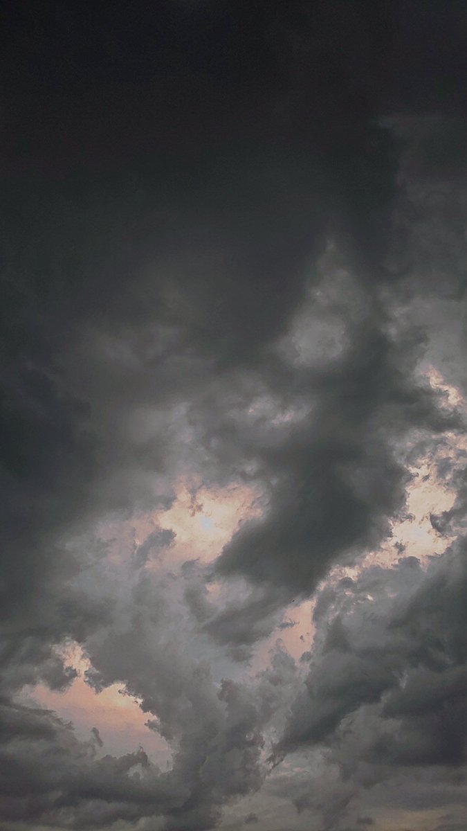DrIftikharkhann's tweet photo. Sky matching with cinematography today 💙 https://t.co/sswFe0sZh5