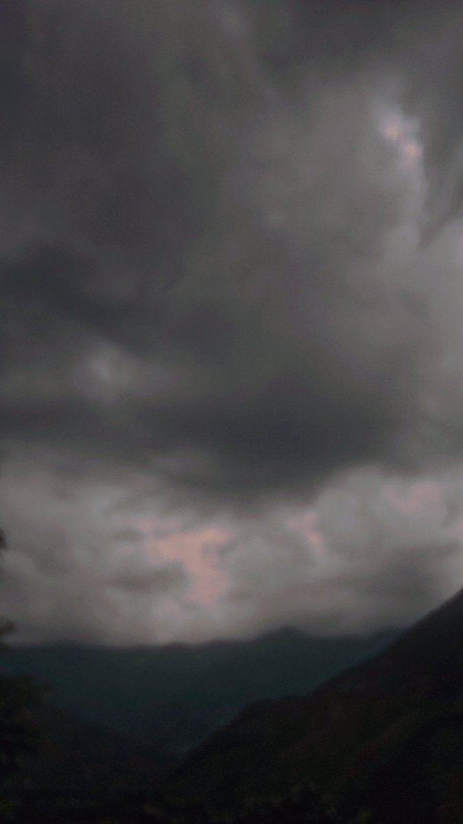 DrIftikharkhann's tweet photo. Sky matching with cinematography today 💙 https://t.co/sswFe0sZh5