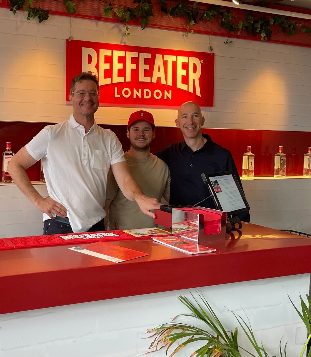 DistilledSpirit's tweet photo. While across the pond, members of team DISCUS stopped by @BeefeaterLondon,  where they learned more about their distilling process &amp; the traditional recipe that dates back to 1850.

#DYK that they produce the Gin in London and then ship it to Scotland for bottling? #LifeAtDISCUS https://t.co/EyALI3zxE1