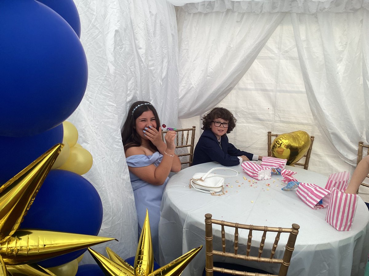 Flomellynews's tweet photo. Flo Melly Prom 2023 #PROM2023 #IfYouCanDreamItYouCanDoIt #DREAMS #FloMelly #Graduation https://t.co/idE5jx1IRO
