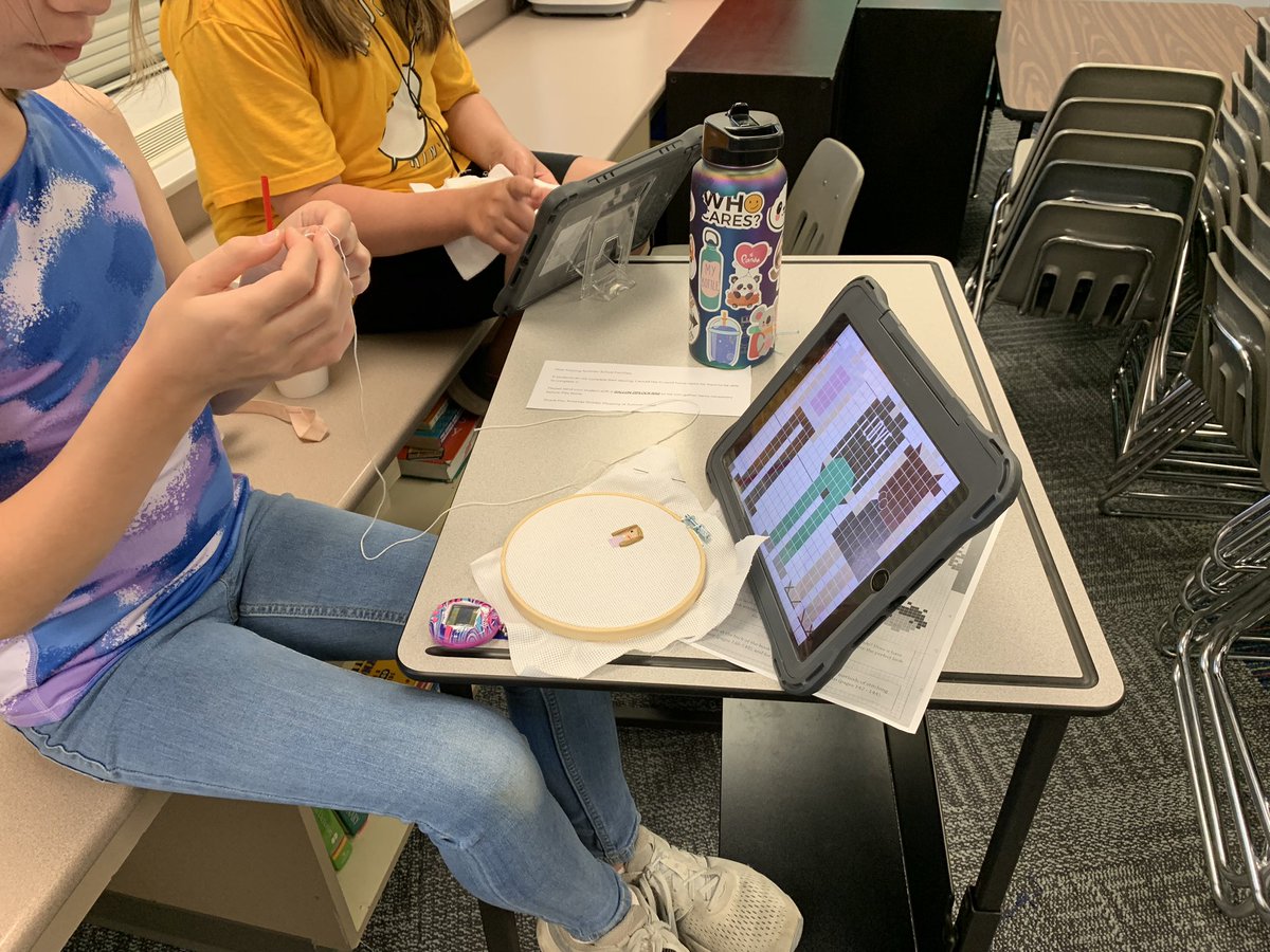 MrSheskeyReads's tweet photo. FLOSSING, just as fun as the dance but a bit more calm π @SdwView Summer School #SDWSummerLearning https://t.co/sOesgageMX