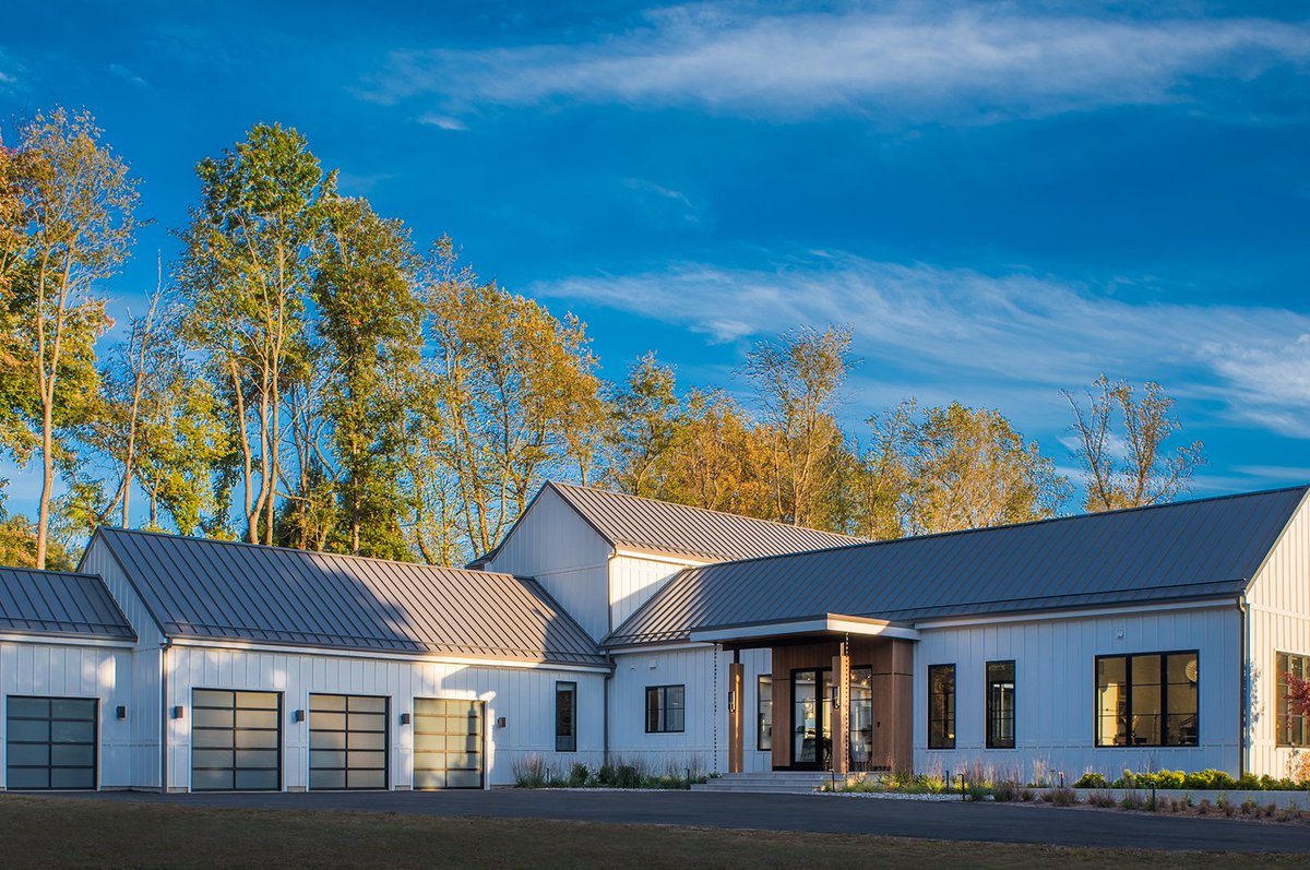 AVArchitects's tweet image. MATERIAL EXPRESSIONS....
Metal Roofs. A blend of durability, performance, and beauty.  
 #MetalRoofs #RoofingSolutions 
Photographed by ©️ Maxwell MacKenzie