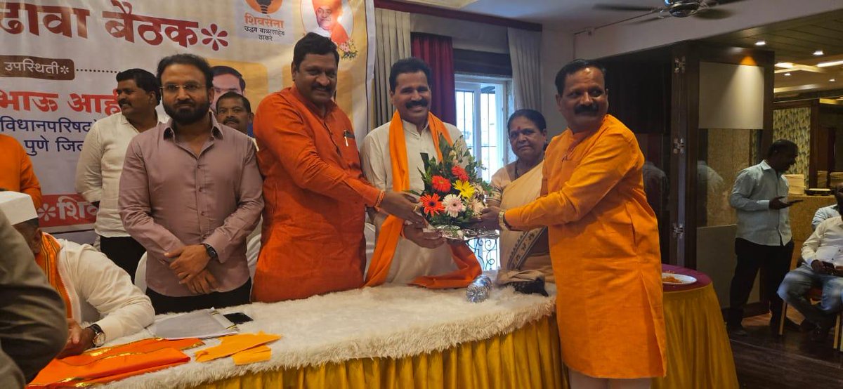 mauliabakatke's tweet photo. आज खेड तालुक्यातील असंख्य ज्येष्ठ आणि युवा कार्यकर्त्यांनी माजी राज्यमंत्री श्री. सचिनभाऊ अहिर आणि विविध प्रतिनिधींच्या उपस्थितीत शिवसेना (उद्धव बाळासाहेब ठाकरे) पक्षात जाहीर प्रवेश केला. याप्रसंगी उपस्थित राहून सर्वांचे शिवसेनेत स्वागत केले व पुढील वाटचालीस शुभेच्छा दिल्या. https://t.co/sms13wbcd6