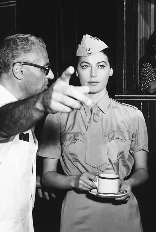 #GeorgeCukor was #BornOnThisDay in 1899. The renowned director worked with #AvaGardner on 2 films: #BhowaniJunction (1956) & #TheBlueBird (1976). He was also a personal friend of Ava's throughout the years. 

Read more about Bhowani Junction: buff.ly/3LzqFQ0
#Ava100