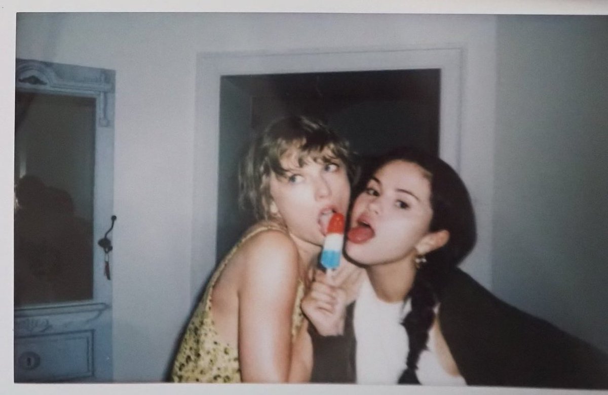 pyselenagomez's tweet photo. Selena Gomez y Taylor Swift. ❤️‍🩹 https://t.co/BPMNJgz6rW