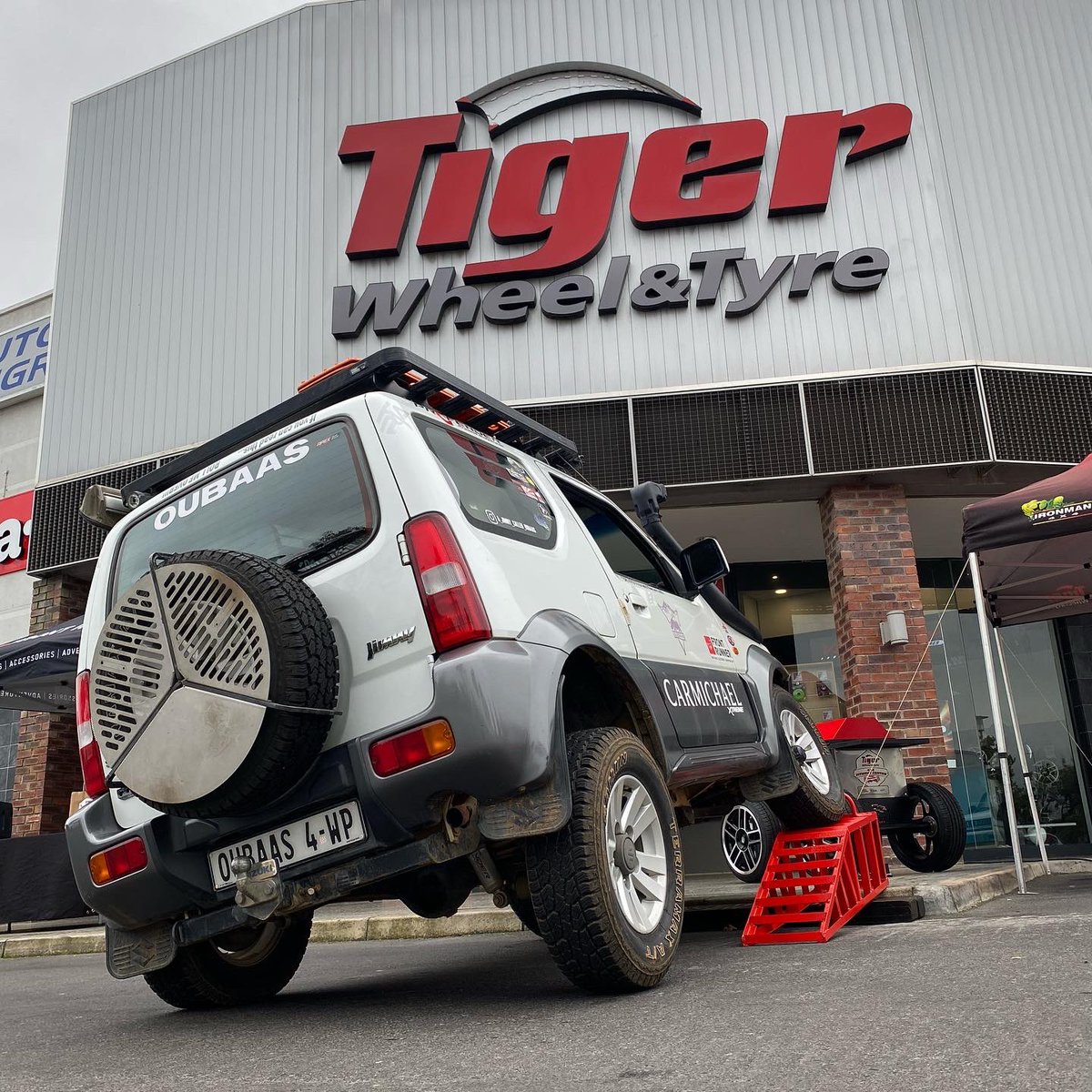 DieterPey's tweet photo. Flex Friday! 
🚙 @tigerwheelntyre 

Who flexed the best?

This was the first #flexfriday in collaboration with #tigerwheelntyre . Despite a bit of rain, it was a good day. We had some lekker flexing happening and even the #NP200 joined! https://t.co/z5J9JXnXUv