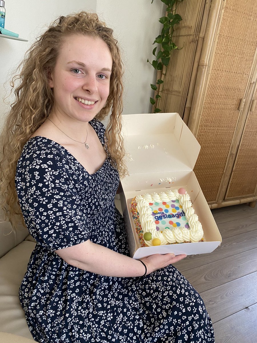 MoveDis's tweet image. Hieppiep hoerraahhh!!! Laura is dinsdag geslaagd voor haar rijbewijs en de opleiding tot diëtist. Ze komt officieel per 14 augustus het MoveDis-team versterken.
#nieuwe #collega #diëtist