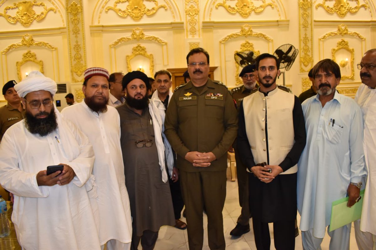 police_jhelum's tweet photo. محرم الحرام کے جلوس اور مجالس کے سیکورٹی انتظامات کے حوالے سے ڈی پی او جہلم ناصر محمود باجوہ کی صدارت میں میٹنگ کا انعقاد،

میٹنگ میں علماء امن کمیٹی ضلع جہلم، منتظمین، لائسنس ہولڈرز، ڈی ایس پی سٹی، ڈی ایس پی صدر، ڈی ایس پی ہیڈ کوارٹرز، ایس ایچ اوز، سی ایس او اور دیگر پولیس https://t.co/9asIUswefv