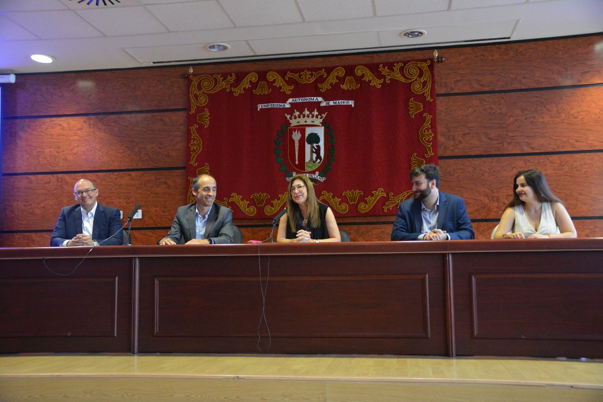 UAM_Madrid's tweet photo. 👉 La #UAM reúne a más de 200 estudiantes en la segunda edición del Campeonato de España de Debate.  

@_amayamendiko, rectora de la UAM, ha inaugurado el campeonato.

En la sesión inaugural también ha contado con la presencia de @JavierOubina, vicerrector de Estudiantes y Empleabilidad, Julián Moral, vicedecano de Investigación de la @UAM_Economicas, Guillermo Serrano, director general del Campeonato de España de Debate, y Paula Villaseñor, jefa del Equipo Académico  

🔗 Noticia completa: https://t.co/5TBri9cBBI
