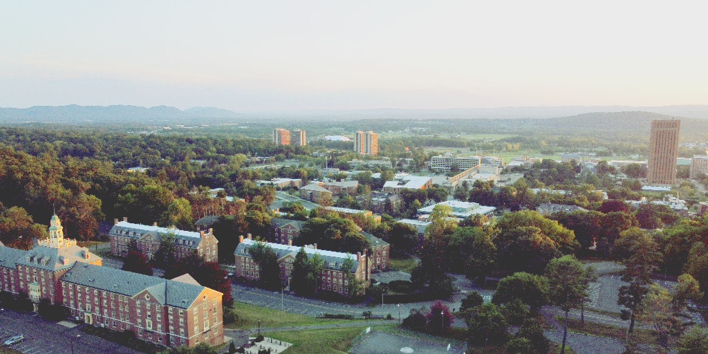 UMassAmherst's tweet image. When the silver lining is worth the clouds. #BeRevolutionary