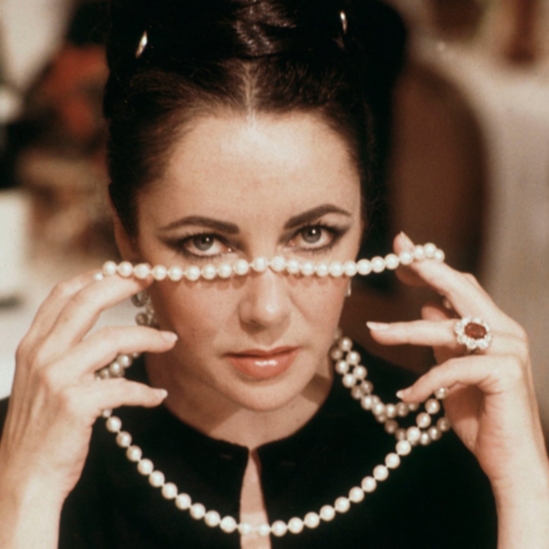 luxusassets's tweet photo. The mesmerizing ruby, July's official birthstone, has a rich history, but none compare to the legendary ruby ring gifted to Elizabeth Taylor by Richard Burton. In 2011, the ring sold for an astounding $4,226,500 in Christie's sale of The Collection of Elizabeth Taylor, cementing its status as one of the most coveted rubies in the world.

-

[TTW: https://t.co/xvC7x2U9Qs]

#LUXUSLearns #JewelryIsArt
#luxusco #luxus #luxusloves #investmentgrade #fintech #investmentgradediamonds #luxuryassets #luxuryinvestments #luxurydiamonds #alternativeinvestments