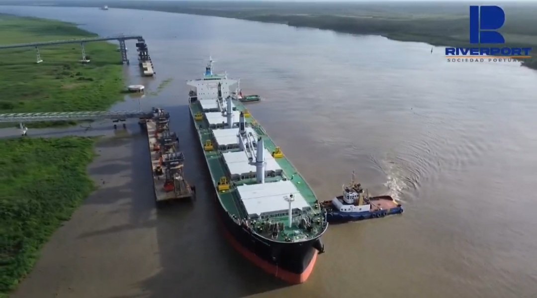 jormon26's tweet photo. El descargue de 39.750 toneladas de maíz amarillo en uno de los muelles del terminal #Riverport en zona portuaria de Barranquilla se hará en unas 80 horas, unos 4 días, a una tasa de 8 mil a 10 mil toneladas/día, confirmó el gerente general @MikeMulford https://t.co/2tV6hDtxu5